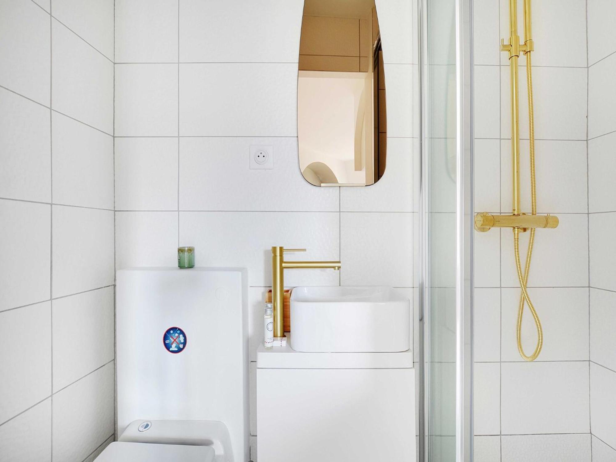 Newly Renovated 2p- Elysee St-honore Apartment