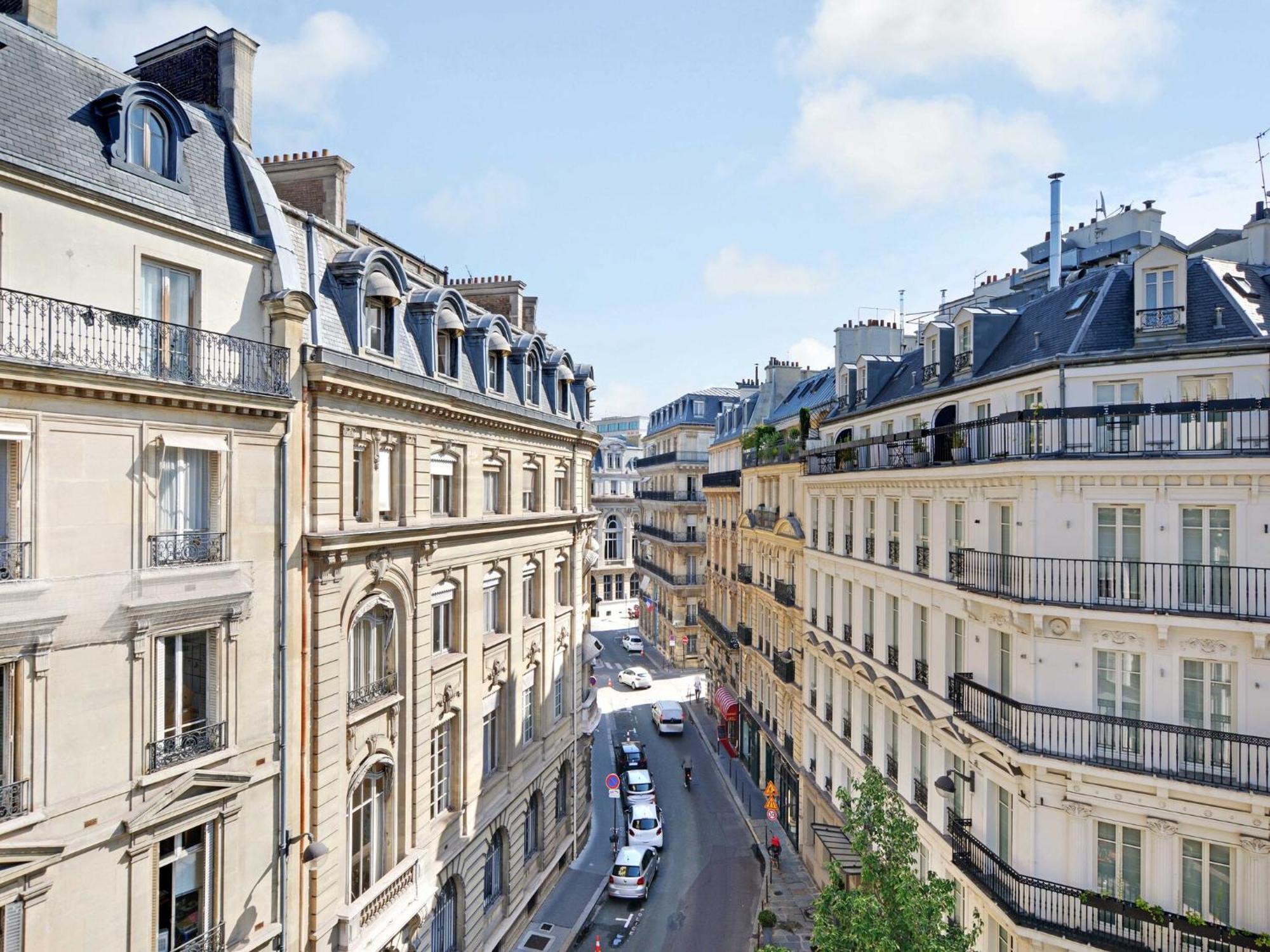 Newly Renovated 2p- Elysee St-honore Apartment *